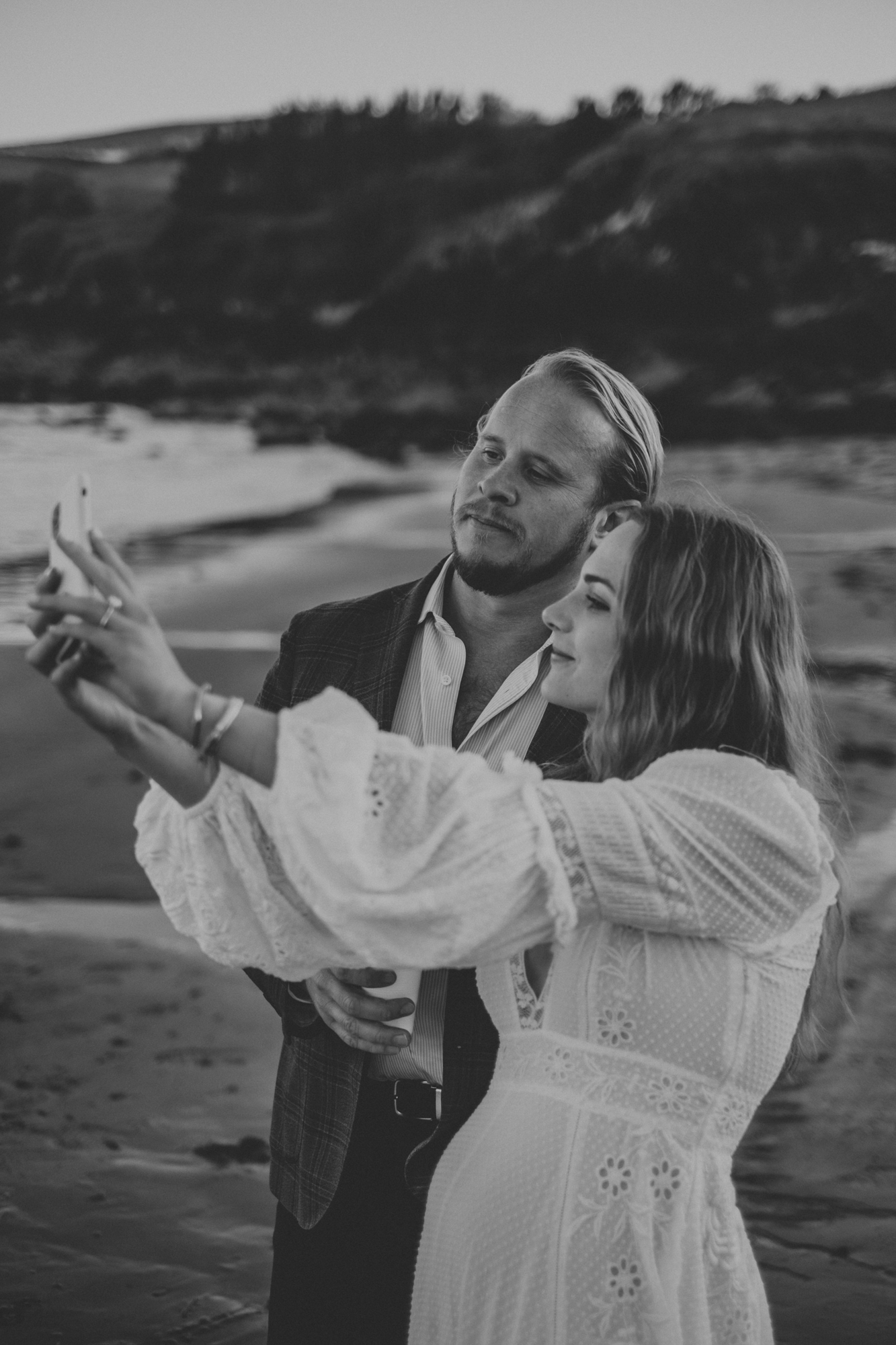 Hannah and Matt’s Wild Irish Journey at Minard Castle and Conor Pass 61 01 131 1