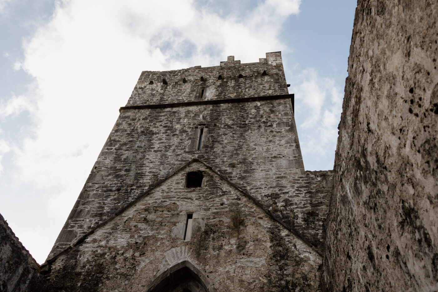 Maria & Andrew’s Wild Irish Elopement at Killarney Abbey 65 01 150