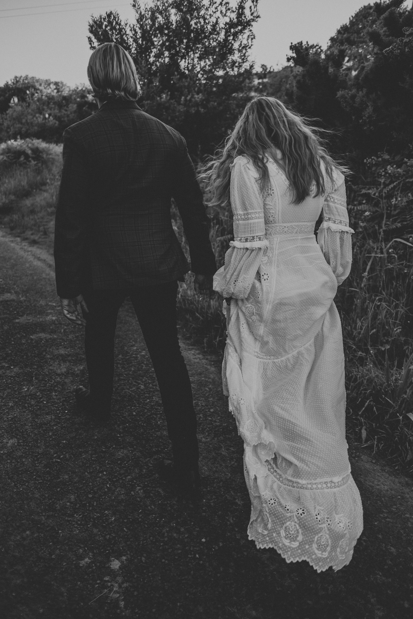 Hannah and Matt’s Wild Irish Journey at Minard Castle and Conor Pass 18 01 25 1