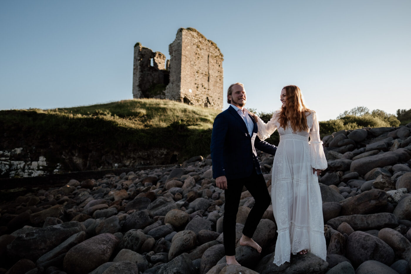 Hannah and Matt’s Wild Irish Journey at Minard Castle and Conor Pass 19 01 30
