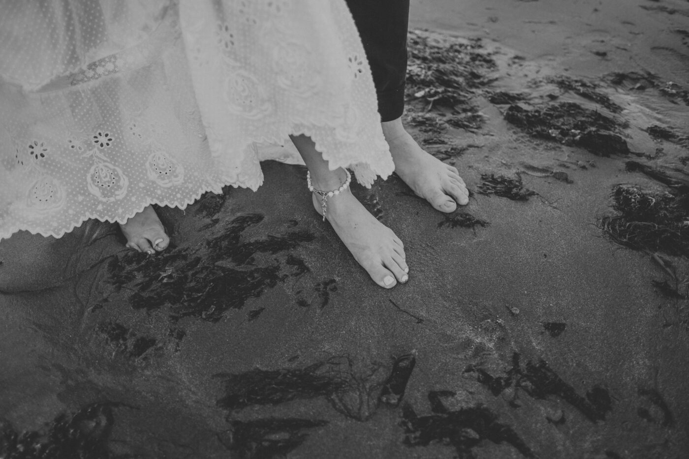 Hannah and Matt’s Wild Irish Journey at Minard Castle and Conor Pass 23 01 42