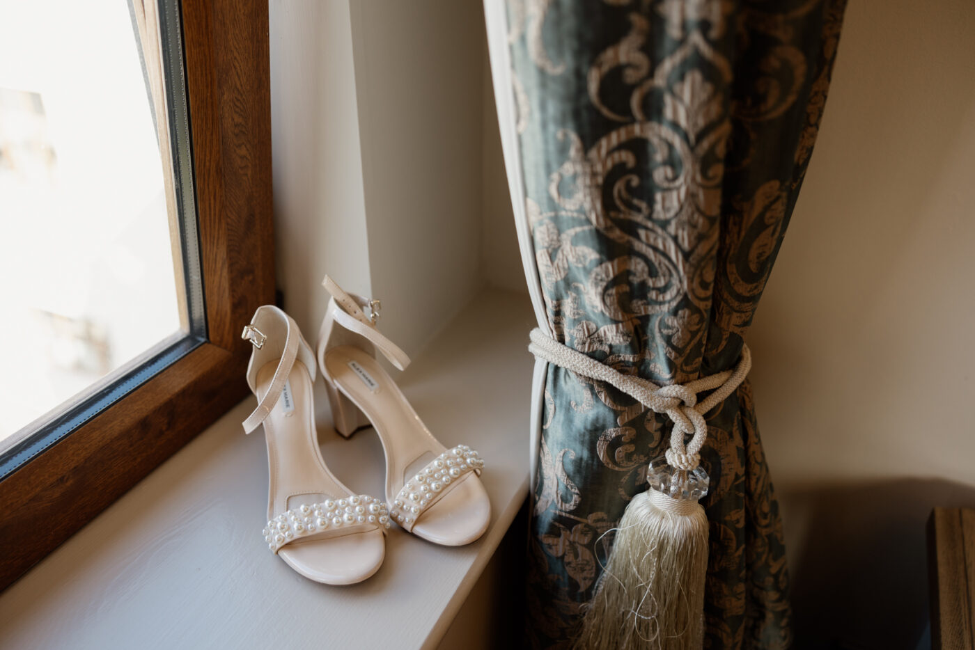 Maria & Andrew’s Wild Irish Elopement at Killarney Abbey 5 01 6 6